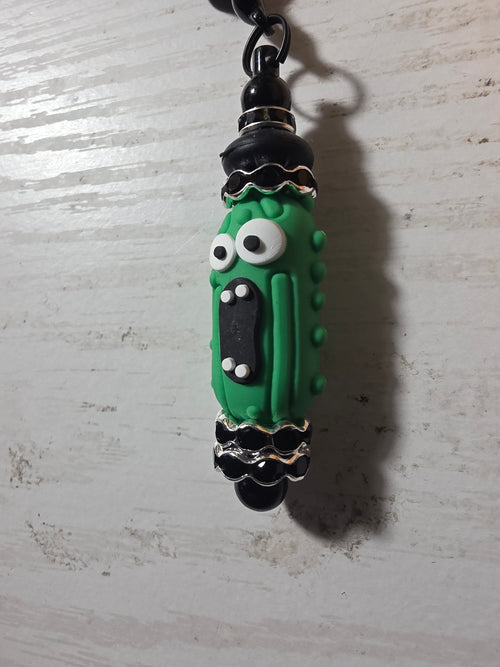 Screaming pickle straw charm